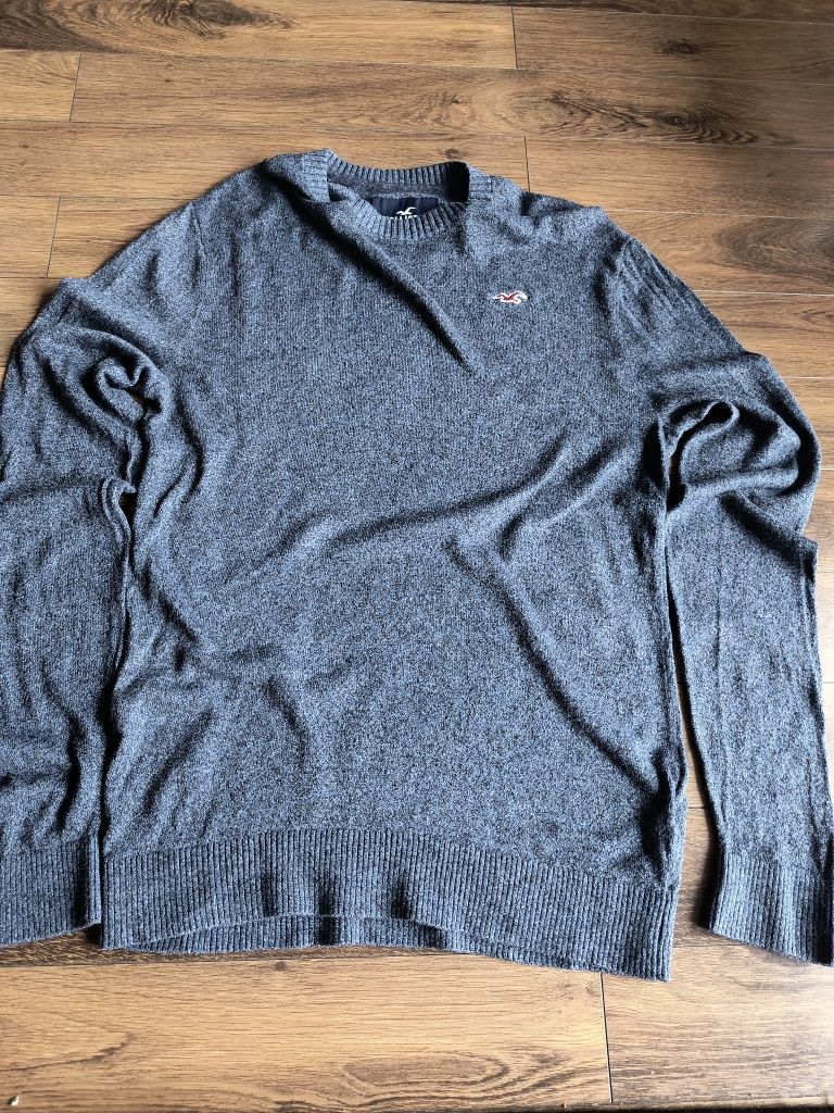 Sweter męski Hollister rozmiar S kolor granatowy melanż