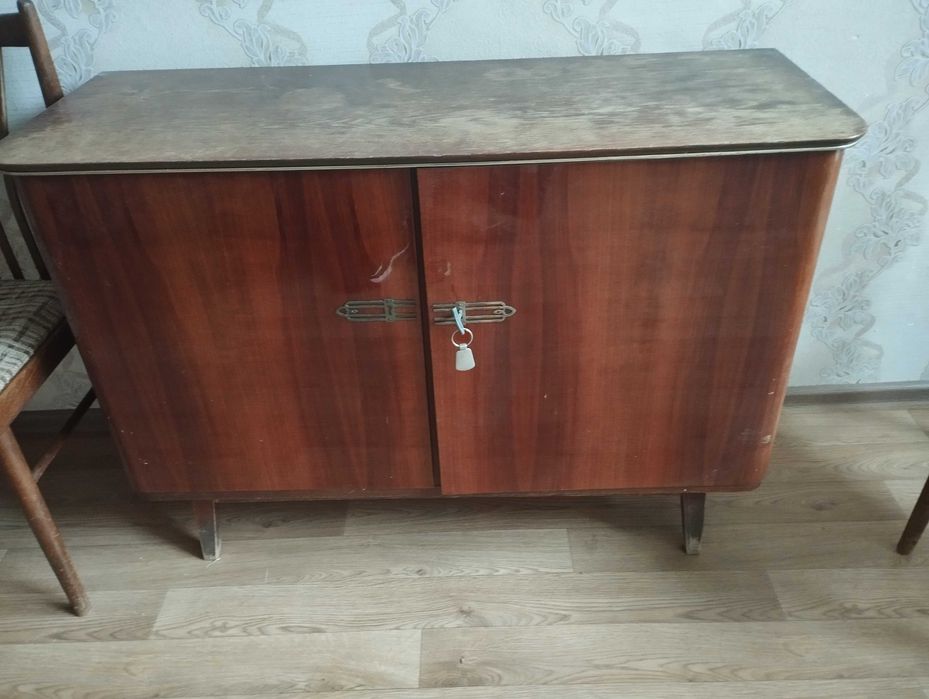 продам чеські стільці, стол, тумбу б/у