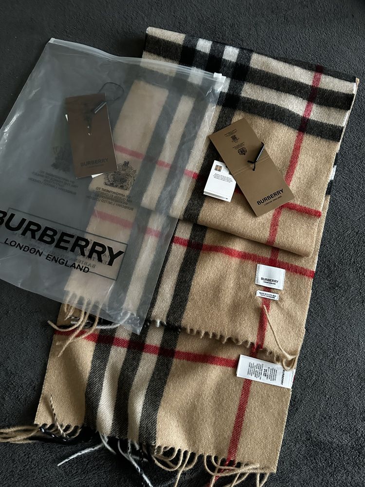 Szalik Burberry (aktualne)