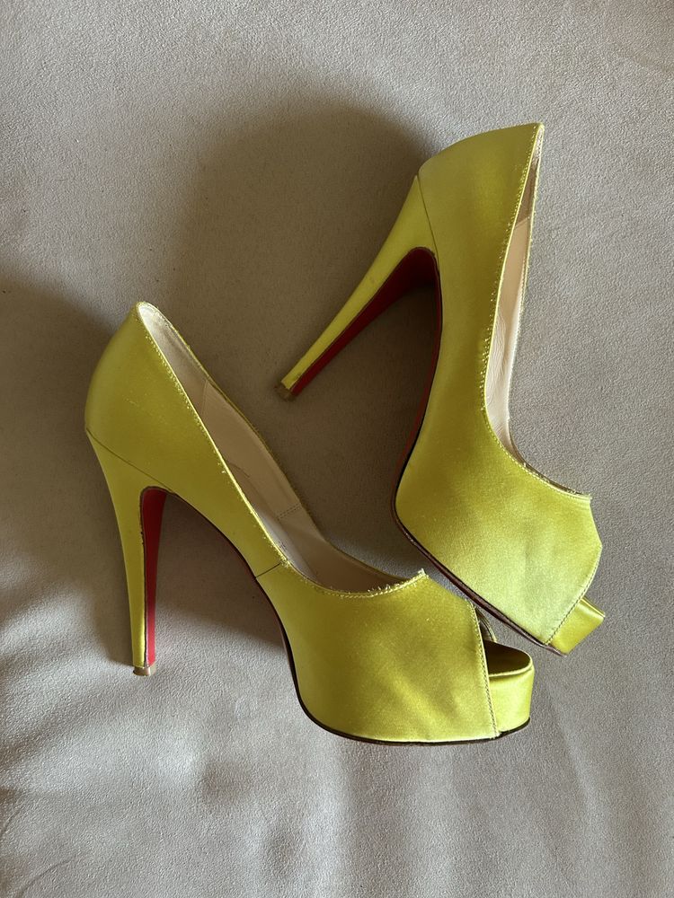 Туфли Christian Louboutin