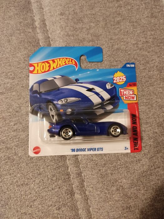 Hot Wheels 96 Dodge Viper GTS
