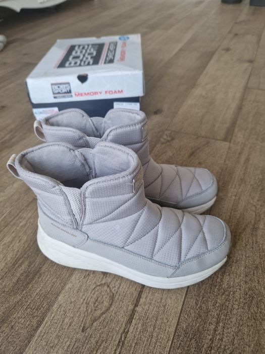 Зимові жіночі дутики чоботи  sketchers на  р.38