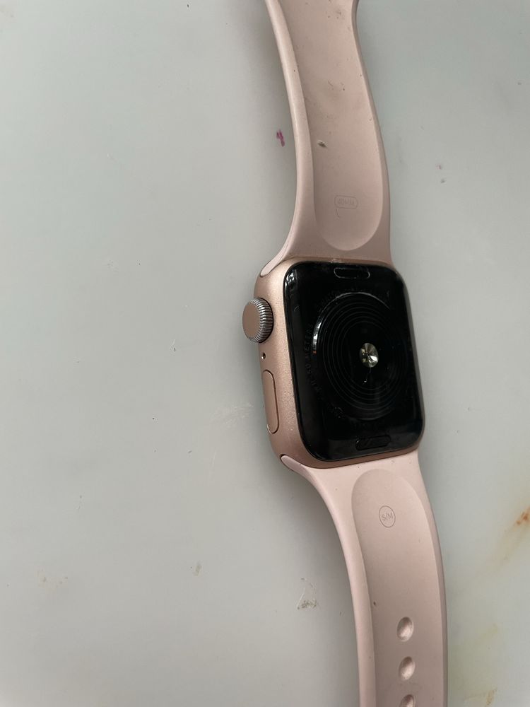 Apple watch se 40mm + 9 paskow