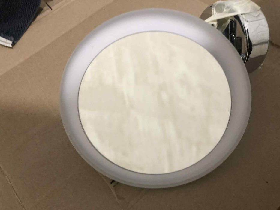 Дзеркало для макіяжу з підсвідкою