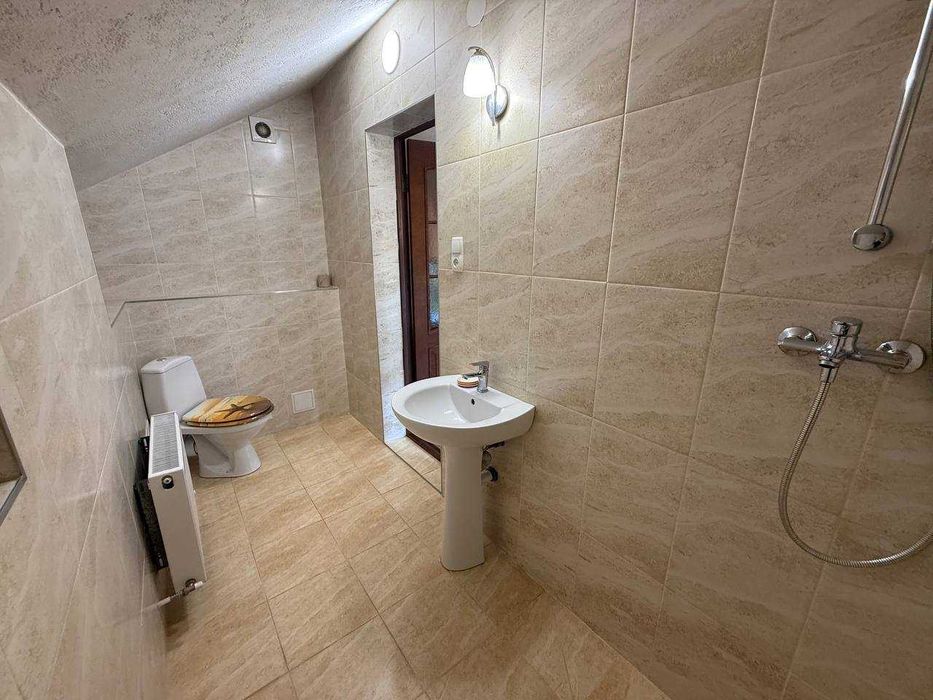 Оренда 4к будинку з гаражем на Карачунах