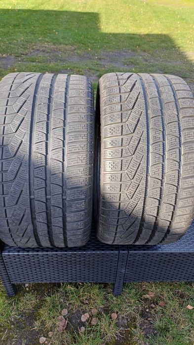 Opony zimowe Pirelli 19/ 285 /35 2szt.