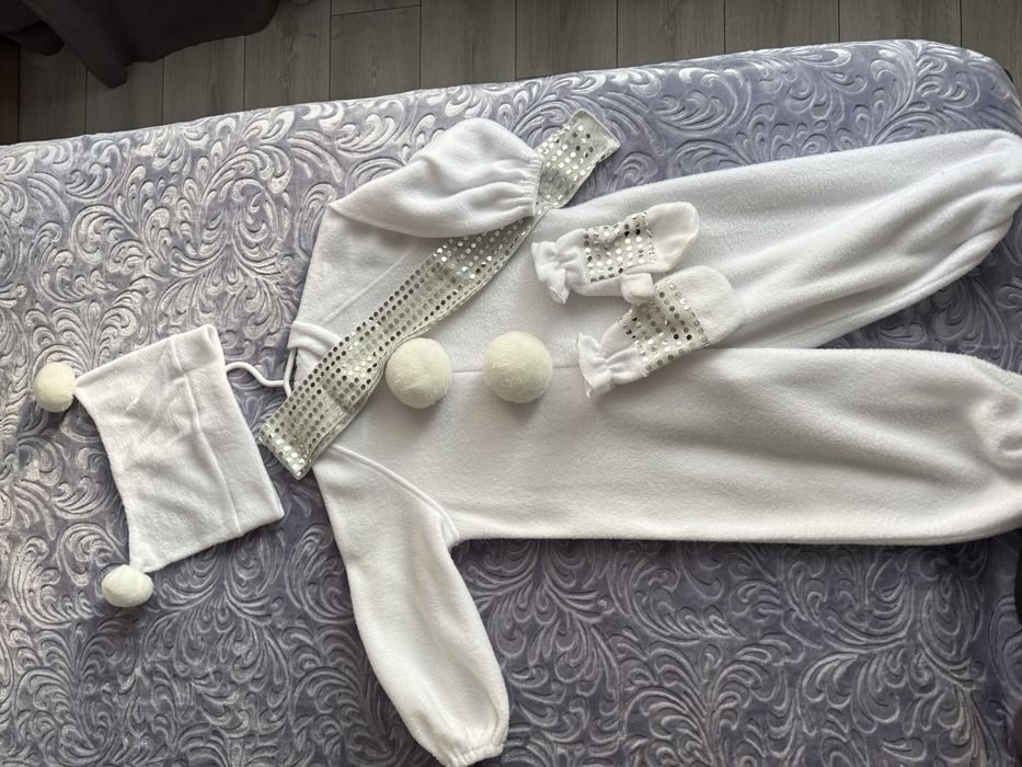 Новорічний костюм сніговика