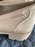 Sapatos bege refrech.