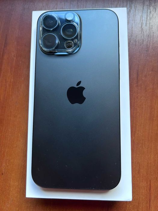 iPhone 16 Pro Max 256 Tytan Black - stan idealny, jak nowy + akcesoria