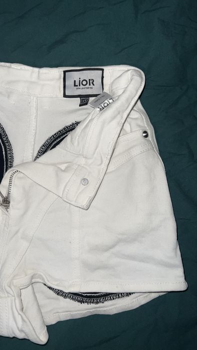 Шорти Lior білі з акцентними чорними вставками