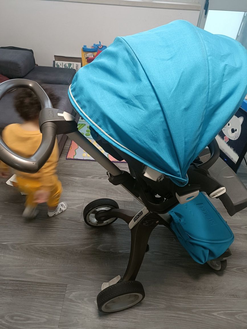 Carrinho stokke com ovo impecavel