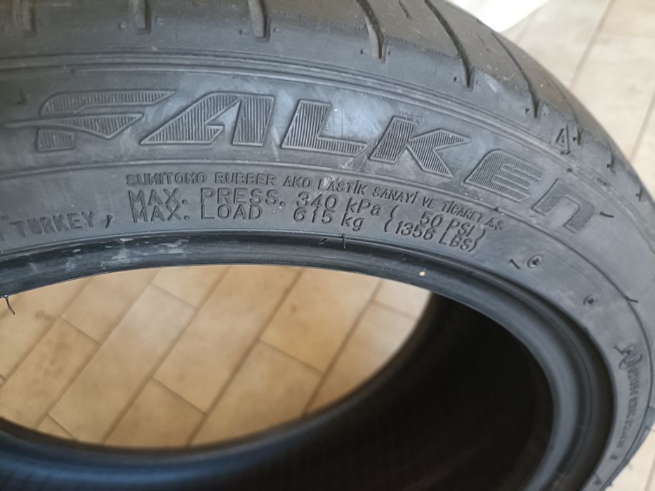 Pneus 215/45/17 semi novos