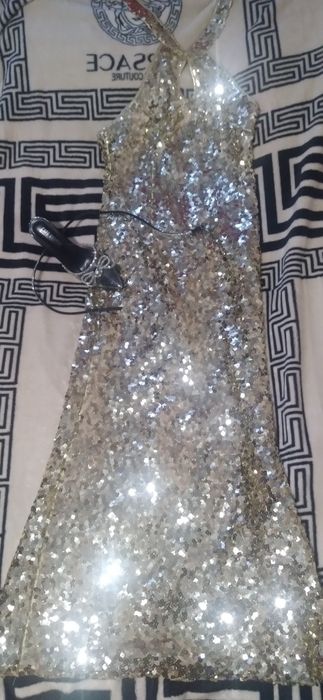 Шикарне плаття в пайетках в пол емка