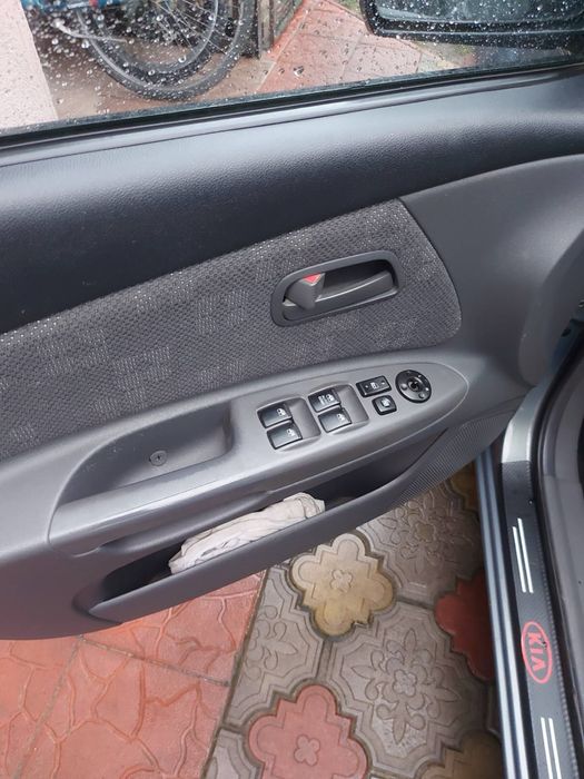 Продам автомобіль Kia Rio