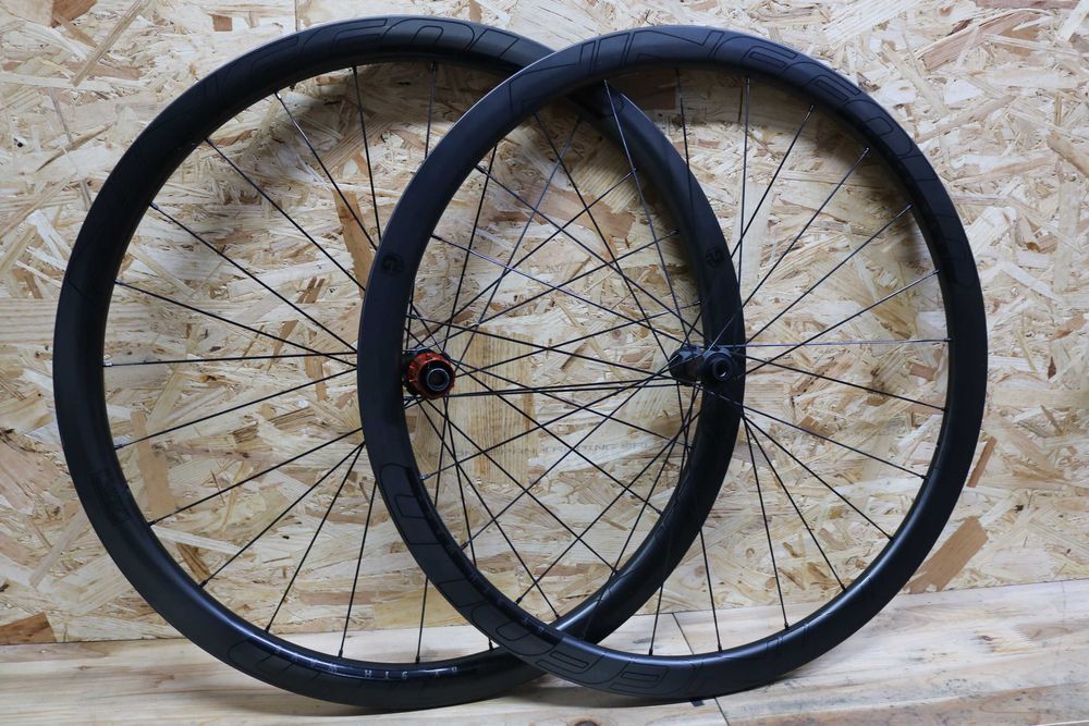 Bicicleta Rodas disco carbono 9th Wave Avalon 38 - Cubos DT Swiss 180