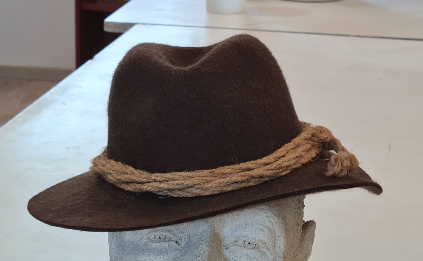 Kapelusz 100% wełniana rozmiar 57 cm