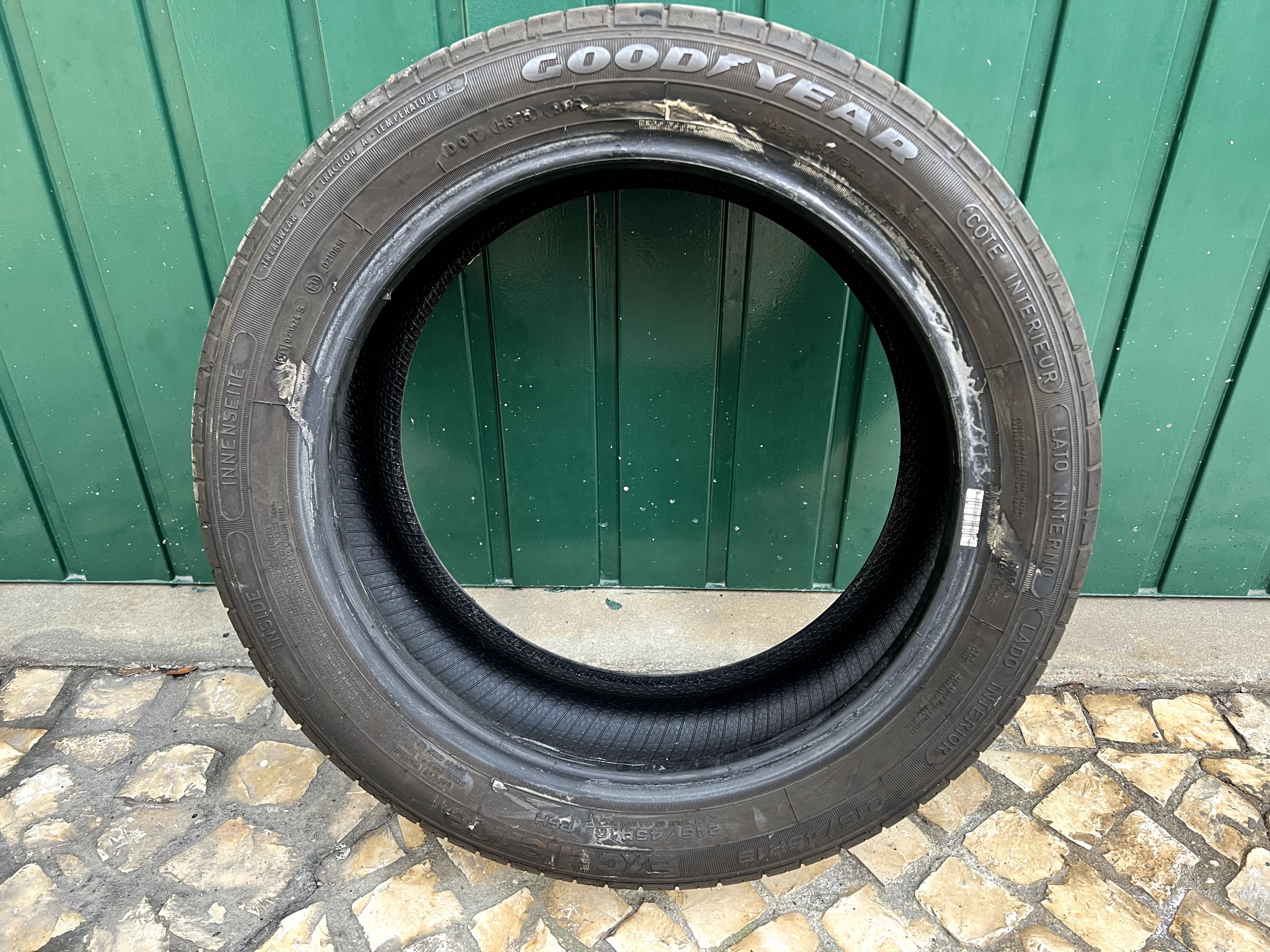 Pneu GoodYear Excellence 215/45 R16