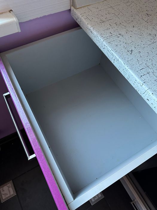 Меблі кухонні в гарному стані, фурнітура фірми Blum.