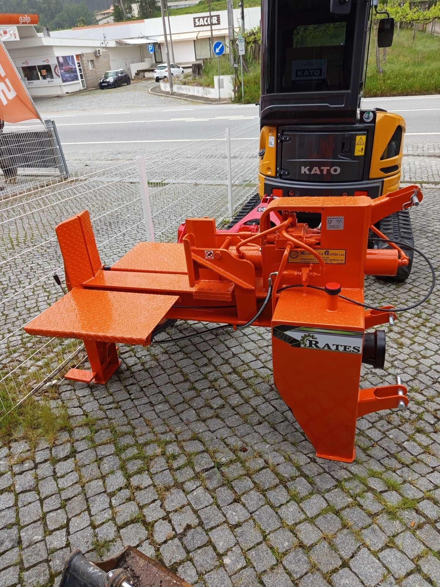 Rachador 20T com Elevador Hidráulico