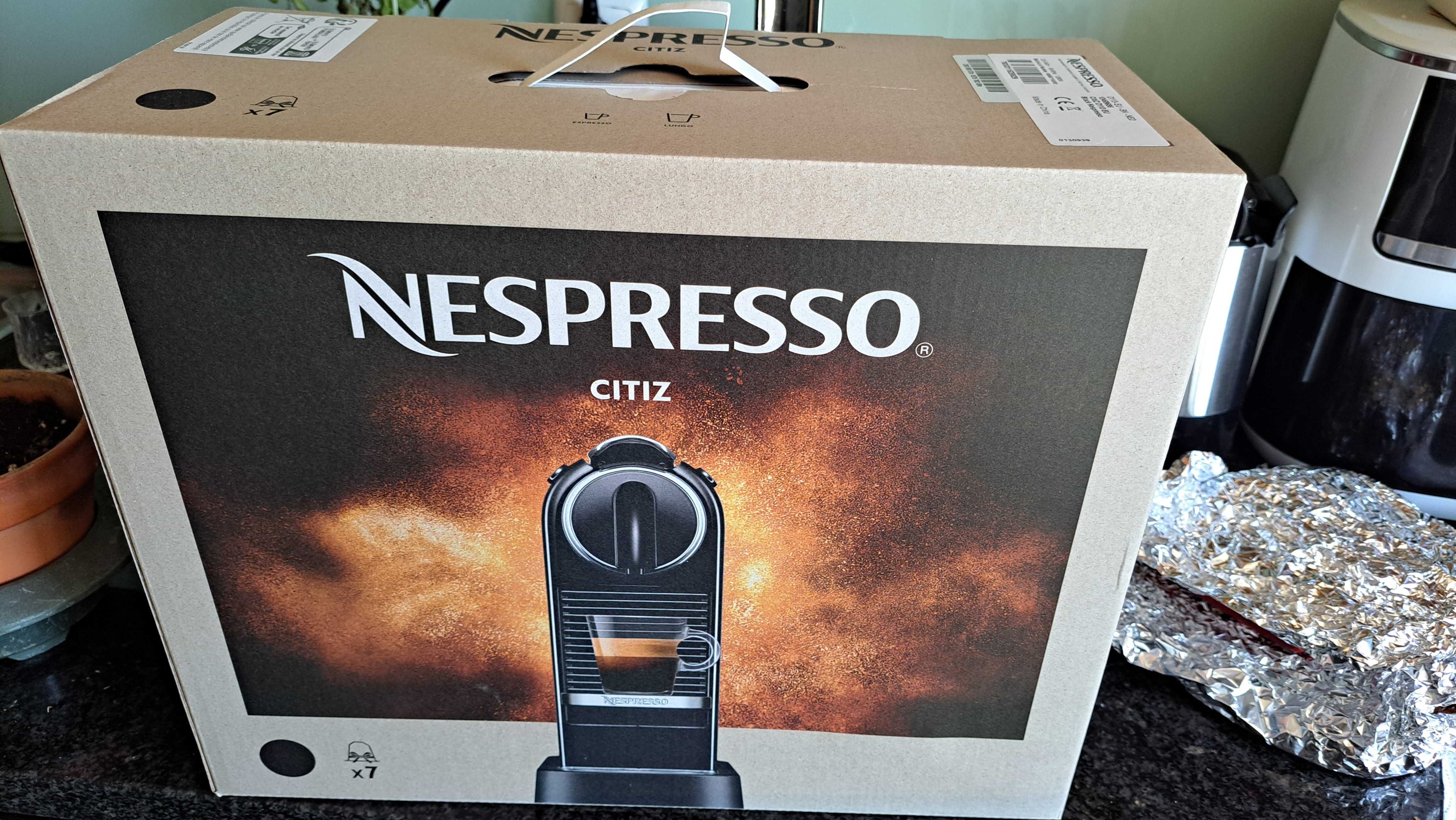 Nespresso Citiz preta NOVA