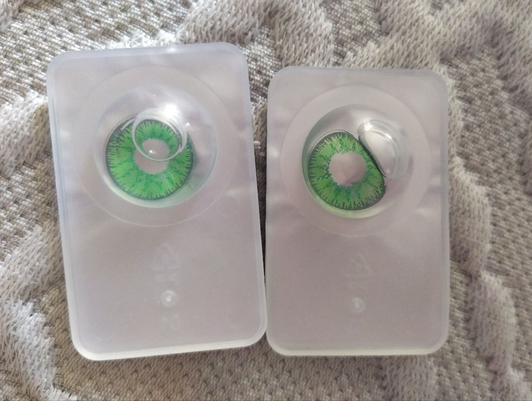 Кольорові зелені контактні лінзи (нульовки)