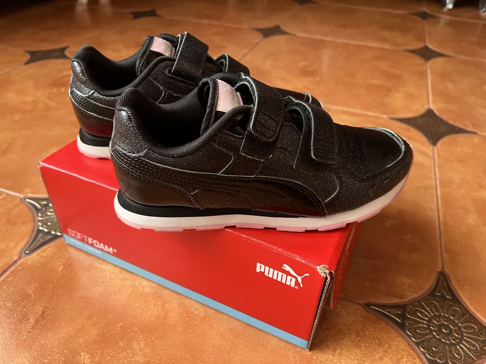 Кросівки Puma  для дівчинки