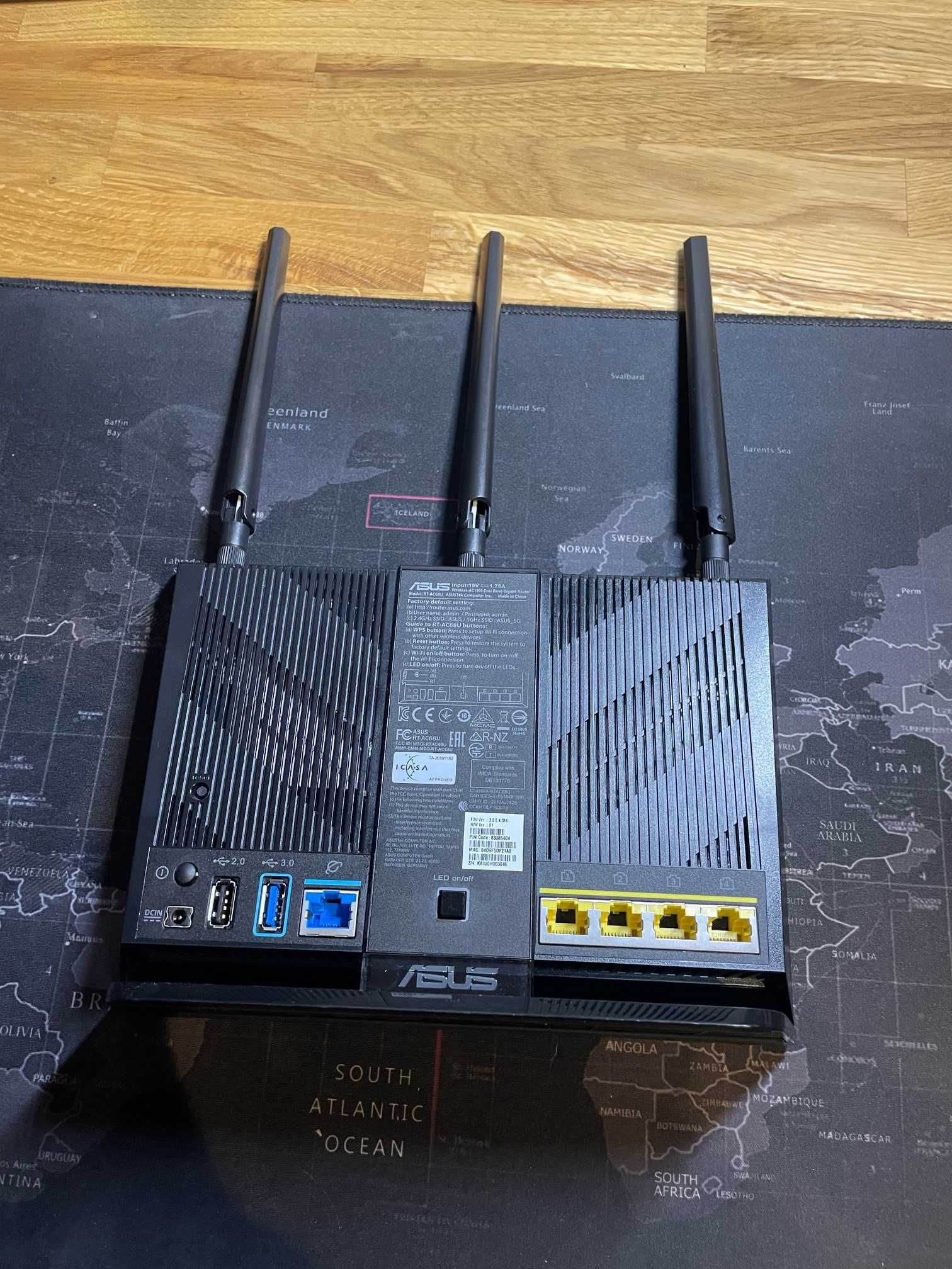 Router ASUS RT-AC68U - Wysoka Wydajność z Lekkimi Śladami Użytkowania