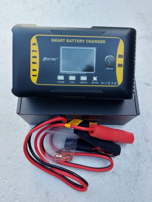 Зарядний пристрій 10А для всіх типів акумуляторів HTRC 12-24В (HTRC10)