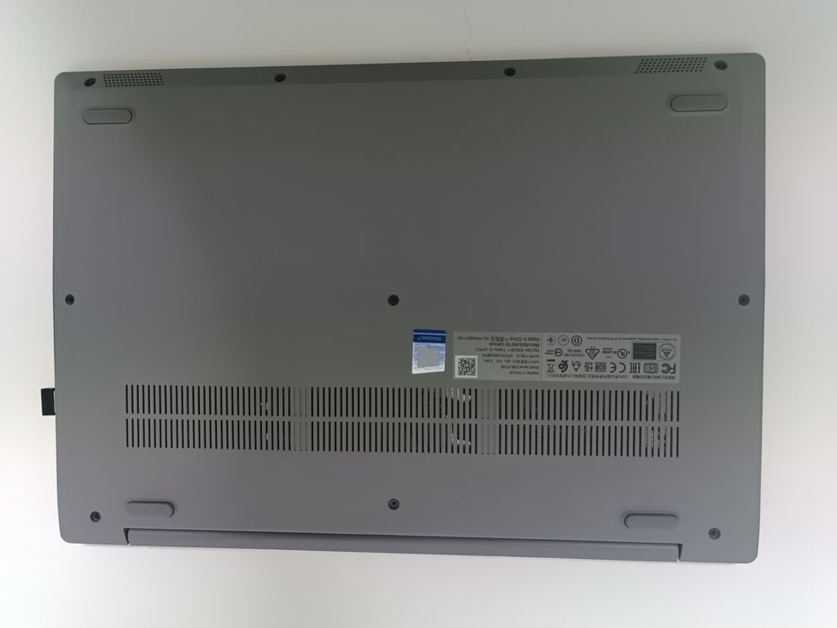 PC Lenovo idealpad 3 15ML05