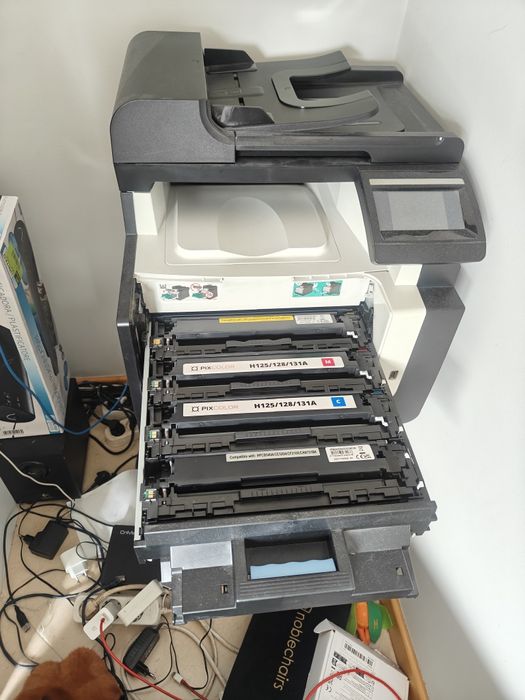Impressora HP Laserjet Pro CM1415fn