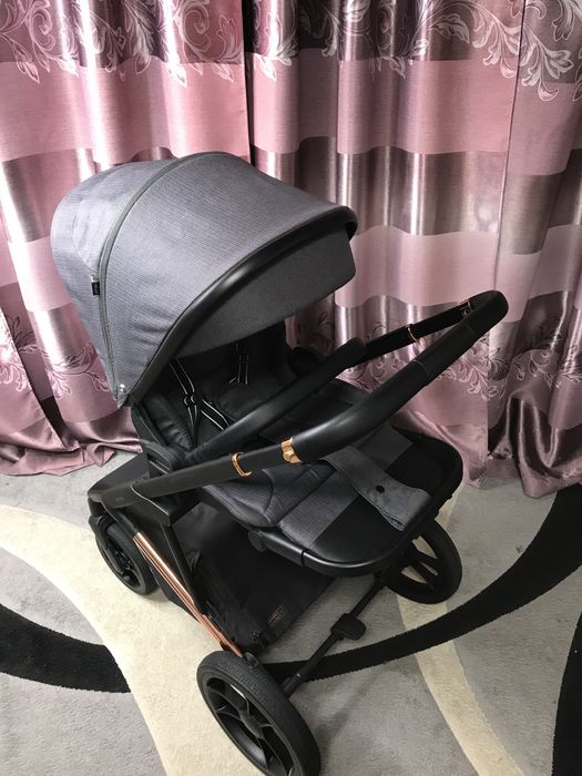 Продам детскую коляску Carrello 3в1