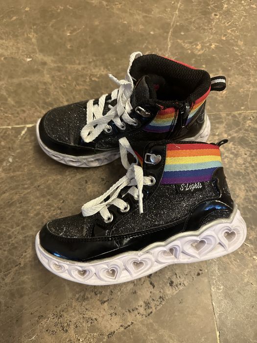 Ботинки для девочки skechers  размер 28,5 (18см) с огоньками