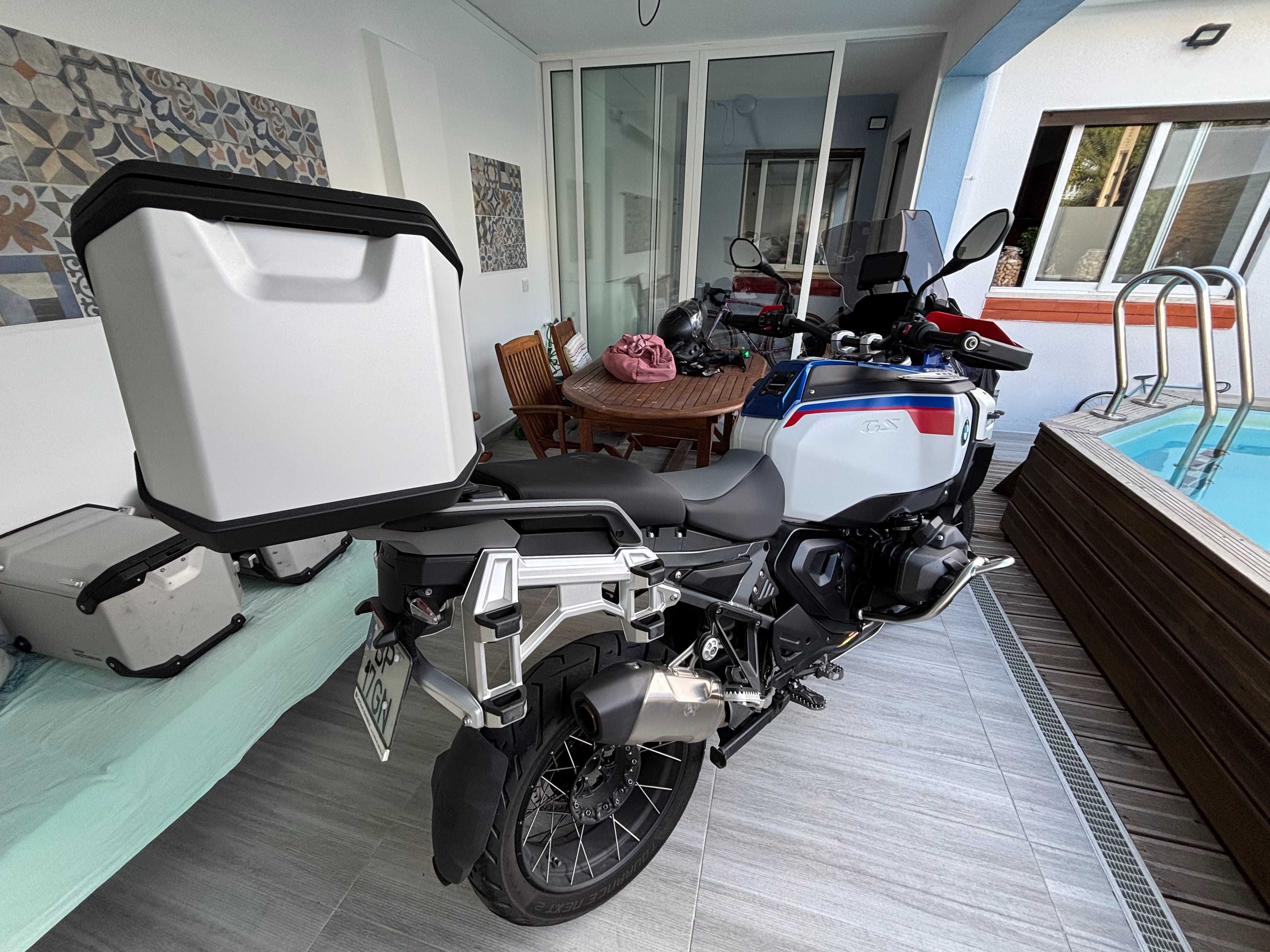BMW R 1300 GS Adventure-Praticamente nova+ EXTRAS! ACEITO RETOMA/TROCA