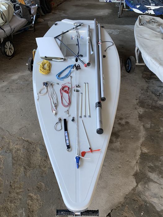 Barco/ vela ligeira Laser 4.7