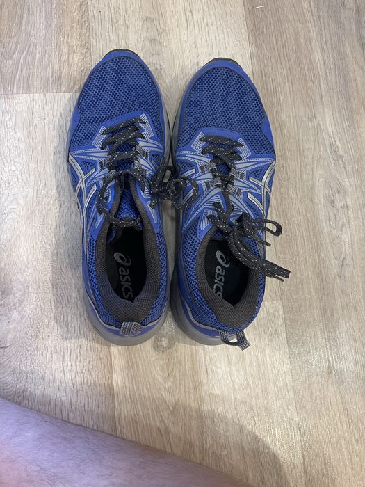 Продам чоловічі кросівки Asics