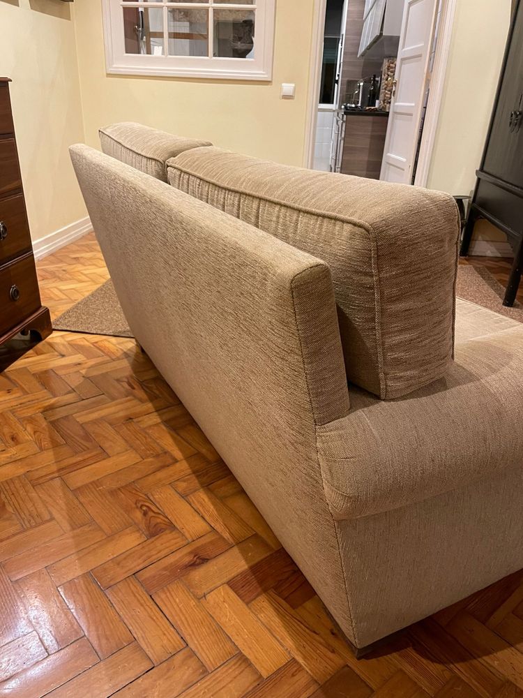 Sofá beje 2 lugares