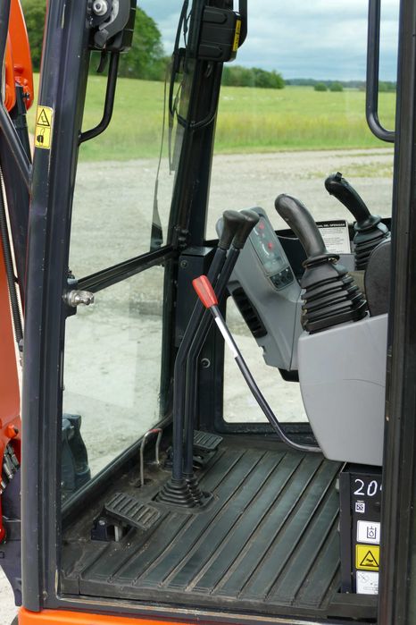 minikoparka kubota kx019-4 cztery łyżki