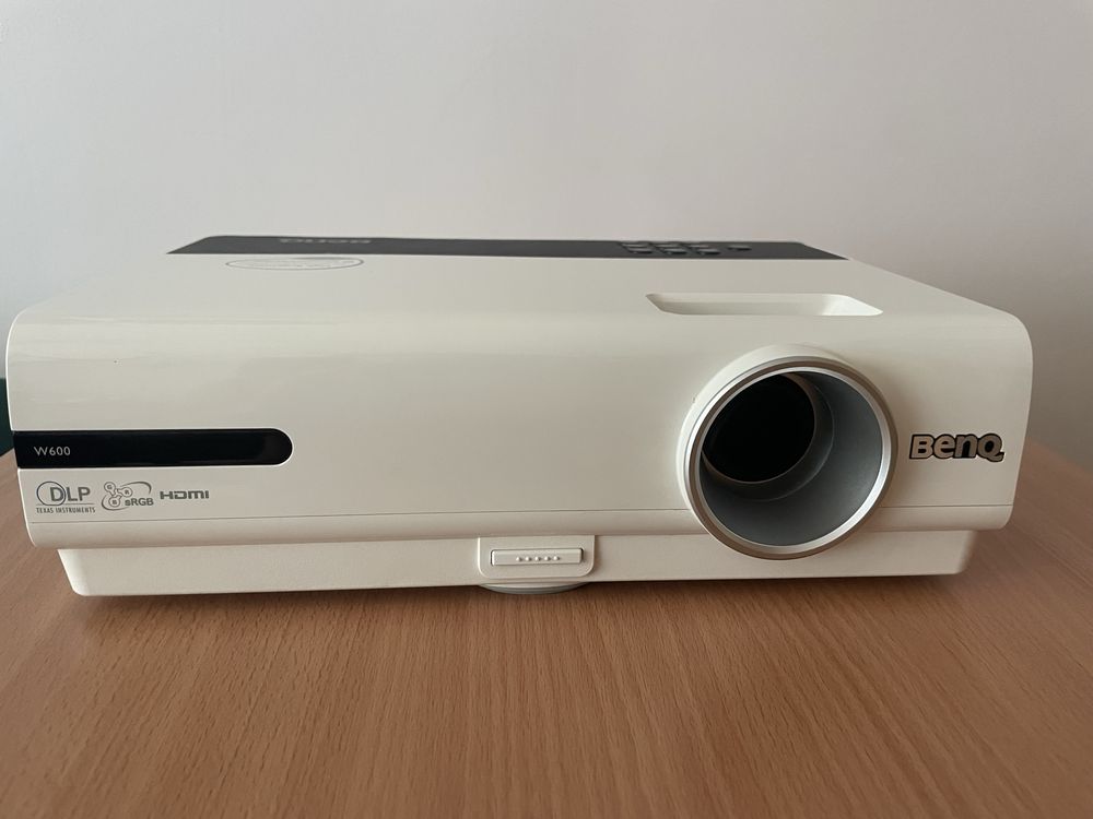 Projektor dlp benq w600 full fd