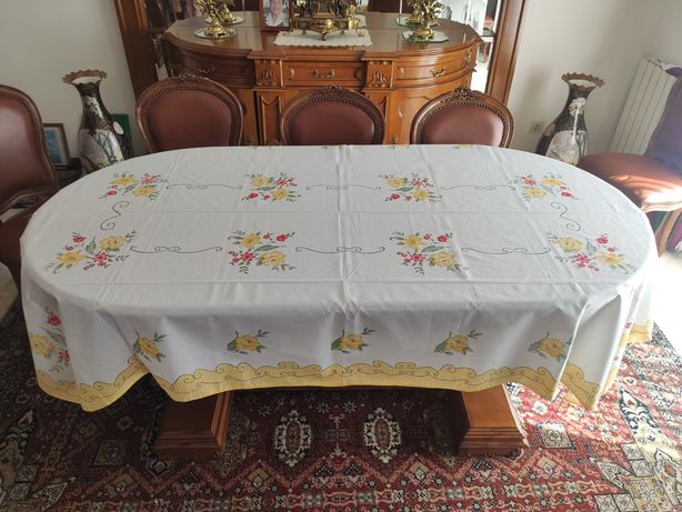 Toalha de mesa com motivos florais NOVA
