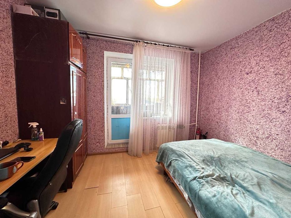 Продаж трикімнатної квартири в Києві, з ремонтом та меблями