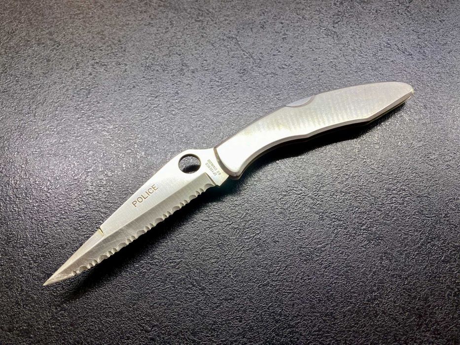 Spyderco Police, сталь G-2, один із перших серій, Seki Japan