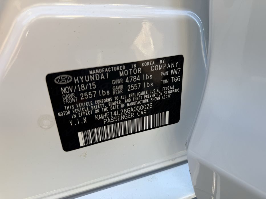 Продам Hyundai Sonata  Гибрид-Плагин 2015г