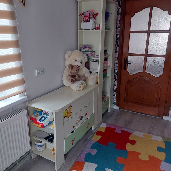 Дитячі меблі: шафа, комод, пенал.