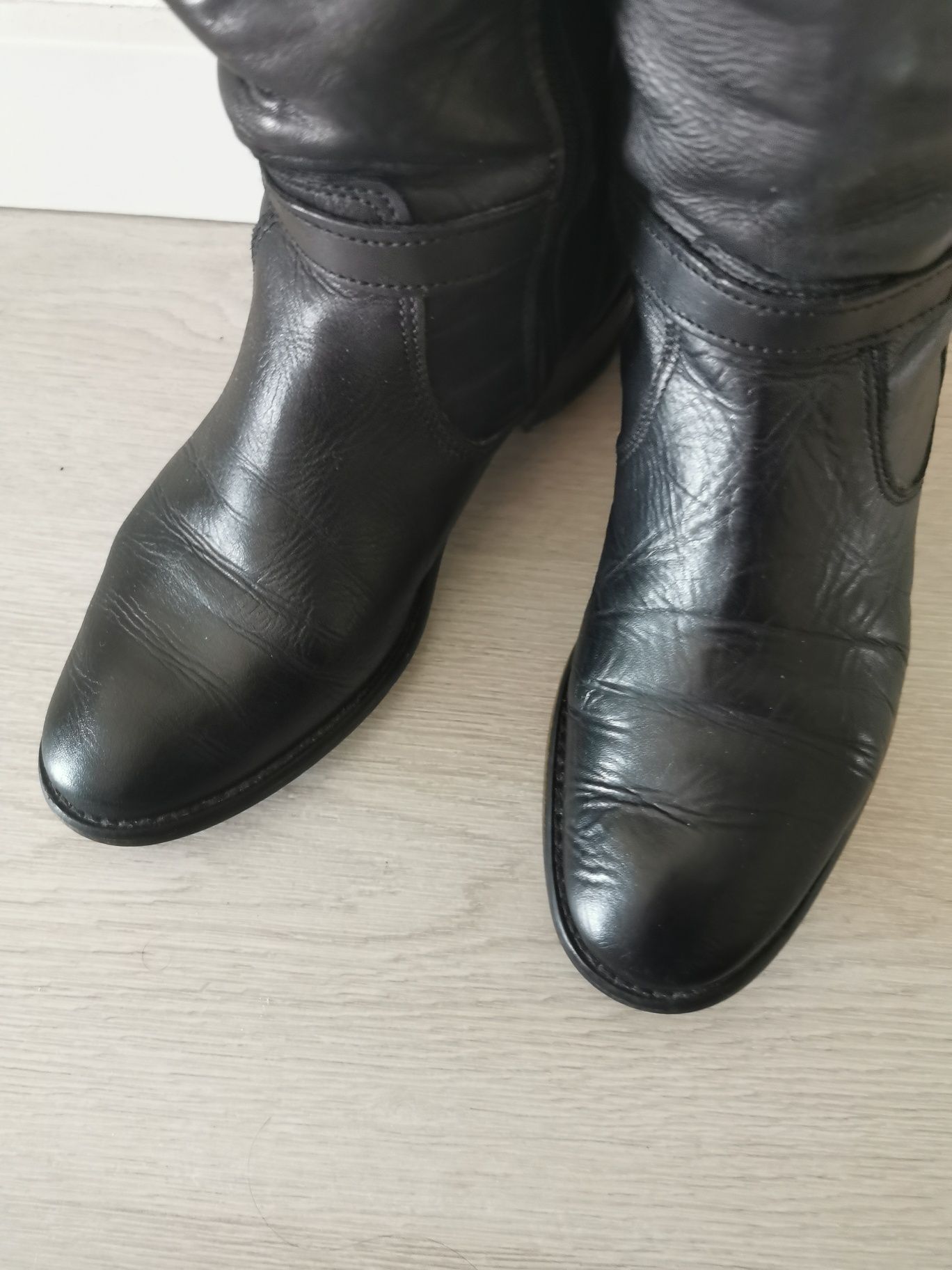 Botas pretas altas tamanho 36 grande