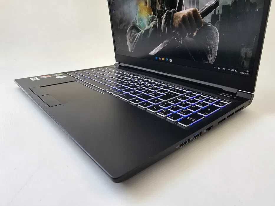 Ноутбук ігровий Clevo 15 I7 10870H/RTX 3070/RAM 16GB/SSD 500GB/240Hz