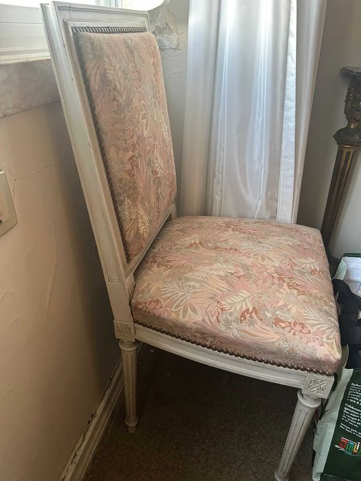 6 cadeiras em madeira