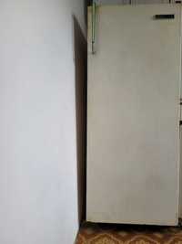 Продам вінтажний холодильник Минск 6 (145 см)