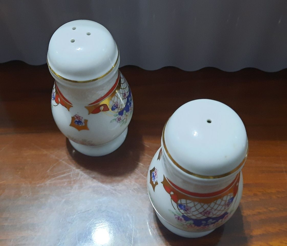 Saleiro e Pimenteiro em porcelana