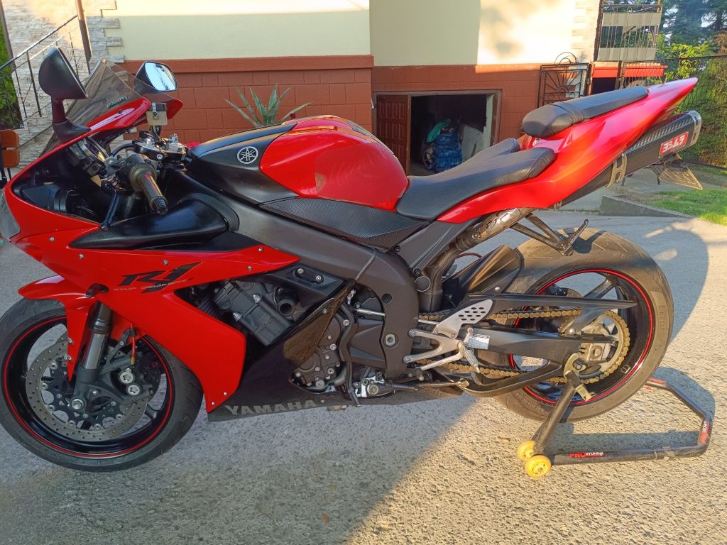 Yamaha R1 RN12 Yoshimura Carbon Oval !!!