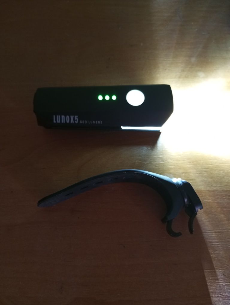 Lampka rowerowa lunox